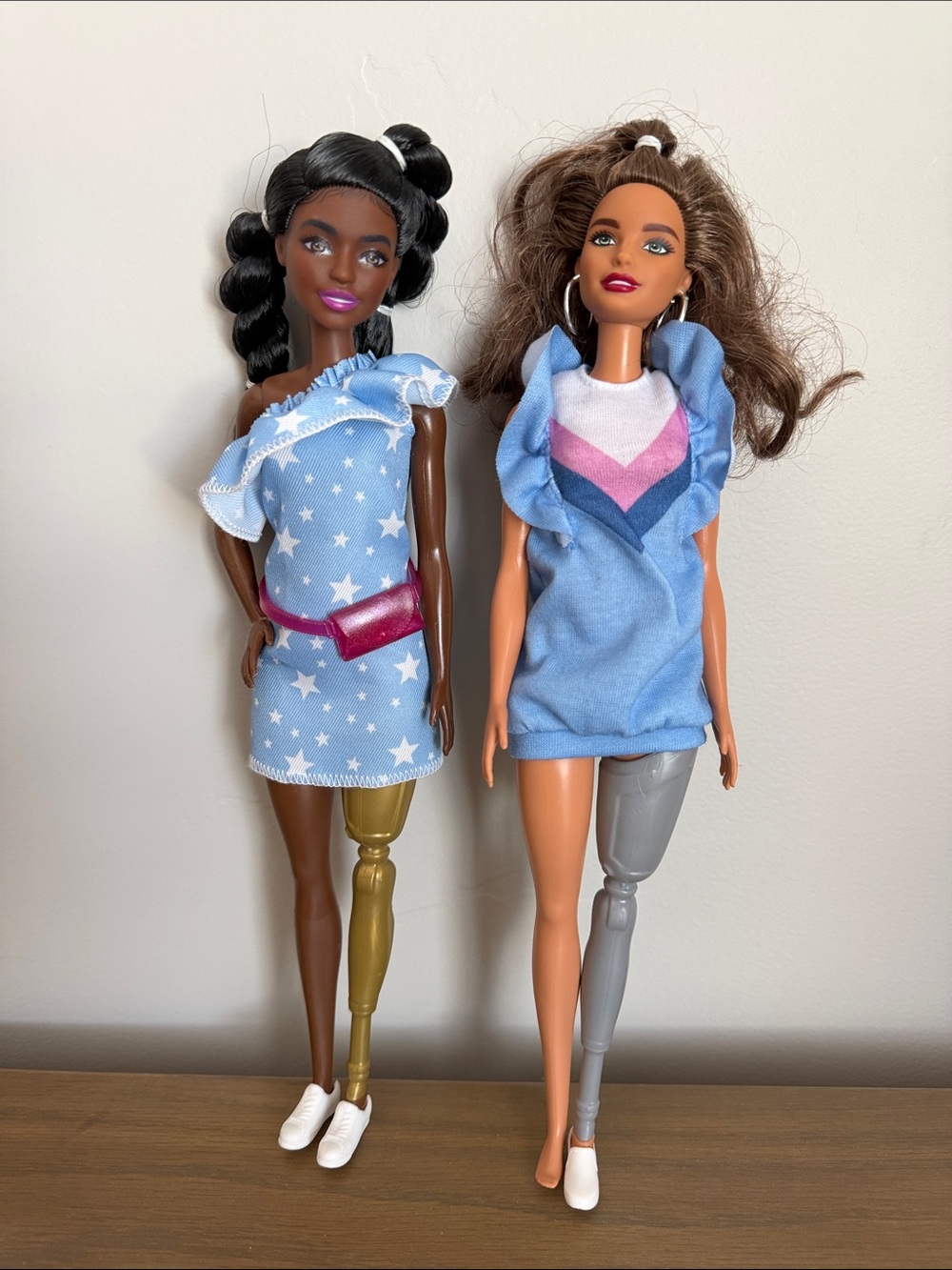 Pair of Barbie Doll Prosthetic Leg Amputee Fashionistas Brunette and Black Hair